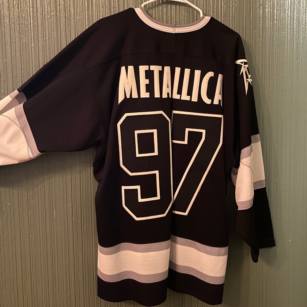Metallica Hockey Jersey. Original from 1997. In excellent condition.
